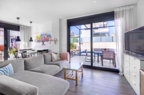 Casa independiente en calle Maria San Gil Noain