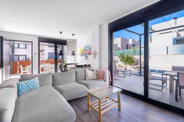 Casa independiente en calle Maria San Gil Noain