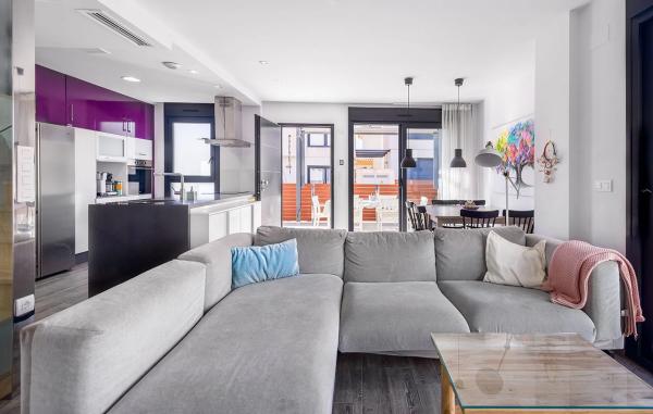 Casa independiente en calle Maria San Gil Noain