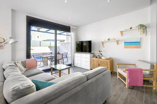 Casa independiente en calle Maria San Gil Noain