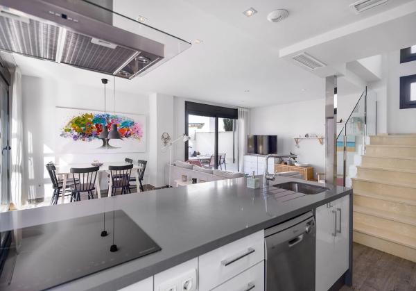 Casa independiente en calle Maria San Gil Noain