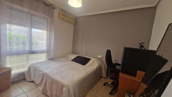 Chalet adosado en calle Talía, 33