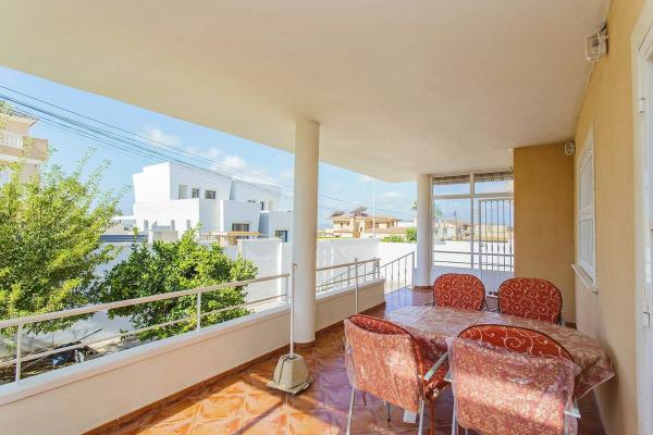 Casa independiente en calle Meridiano