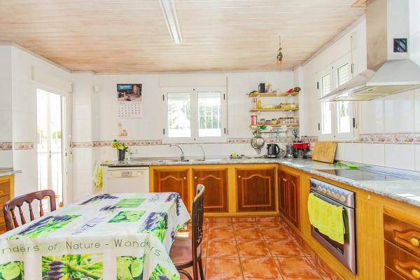 Casa independiente en calle Meridiano