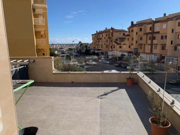 Chalet pareado en calle Perseo, 30