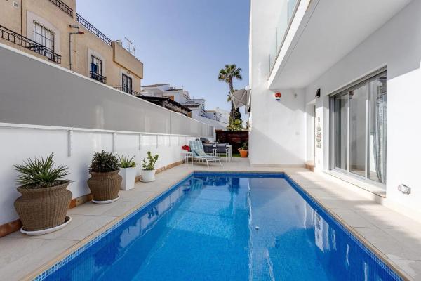 Casa independiente en calle Tomas Valcarcel