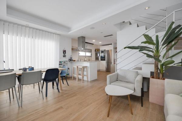 Casa independiente en calle Tomas Valcarcel