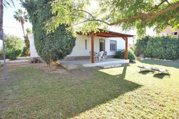 Casa independiente en calle Colibrí