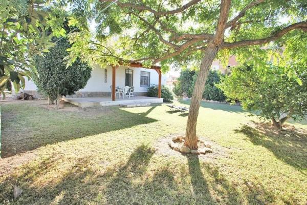 Casa independiente en calle Colibrí