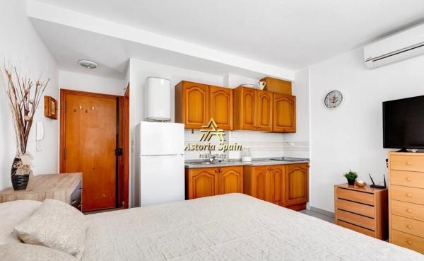 Estudio en calle Eneas, 1