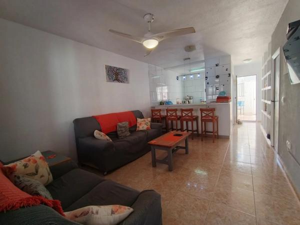 Chalet pareado en calle Roberto Koch