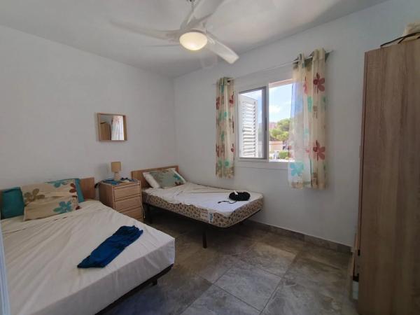 Chalet pareado en calle Roberto Koch