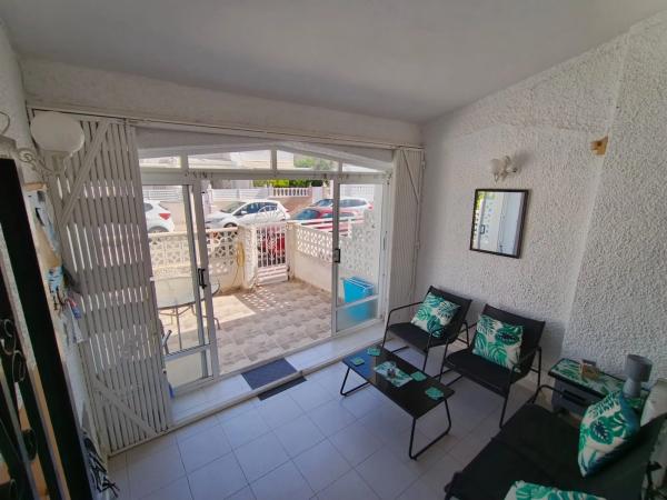 Chalet pareado en calle Roberto Koch