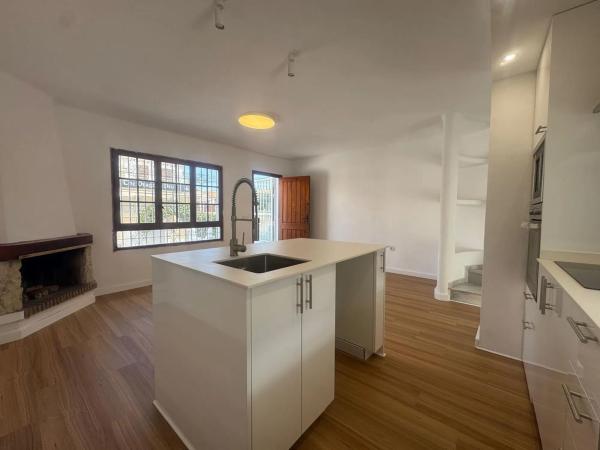 Chalet adosado en calle Paralela Doctor Waksman, 31