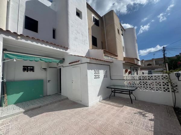 Chalet adosado en calle Paralela Doctor Waksman, 31