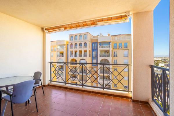 Piso en avenida Roentgen, 6 -8