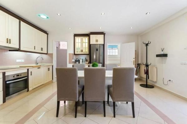 Chalet adosado en CL Severo Ochoa, 49