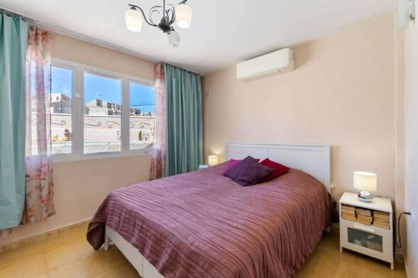 Chalet adosado en CL Severo Ochoa, 49