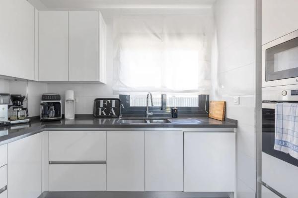 Casa independiente en avenida Alfredo Nobel