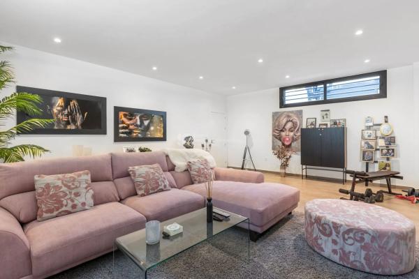 Casa independiente en avenida Alfredo Nobel