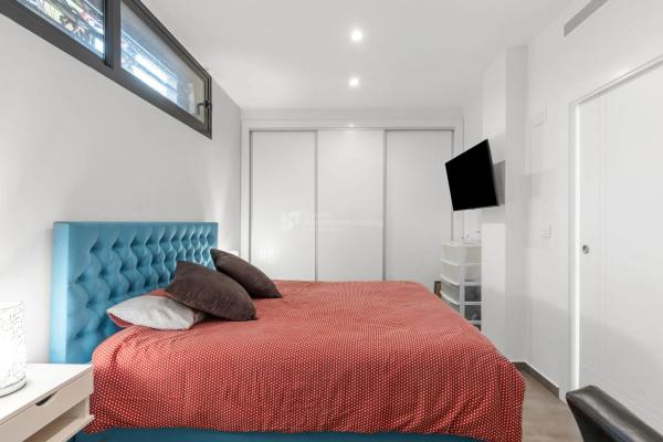 Casa independiente en avenida Alfredo Nobel