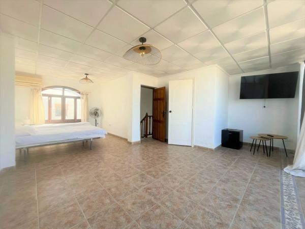 Chalet pareado en avenida Alfredo Nobel, 91