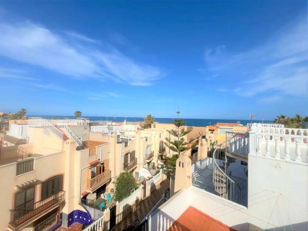 Chalet pareado en avenida Alfredo Nobel, 91