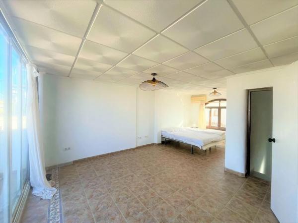 Chalet pareado en avenida Alfredo Nobel, 91