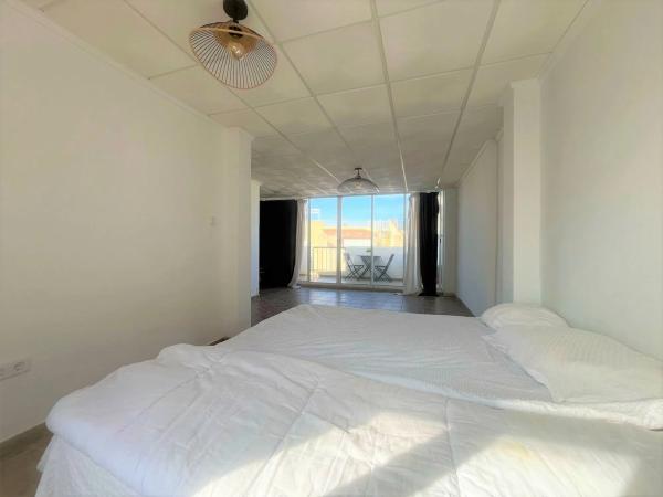 Chalet pareado en avenida Alfredo Nobel, 91