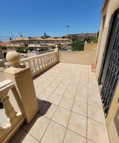 Casa independiente en calle Berta Von Sutter, 6