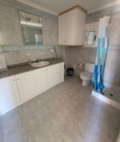 Casa independiente en calle Berta Von Sutter, 6