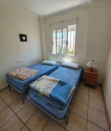 Casa independiente en calle Berta Von Sutter, 6