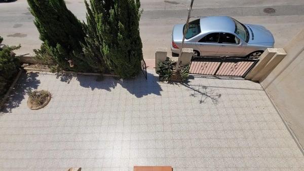 Casa independiente en calle Berta Von Sutter, 6