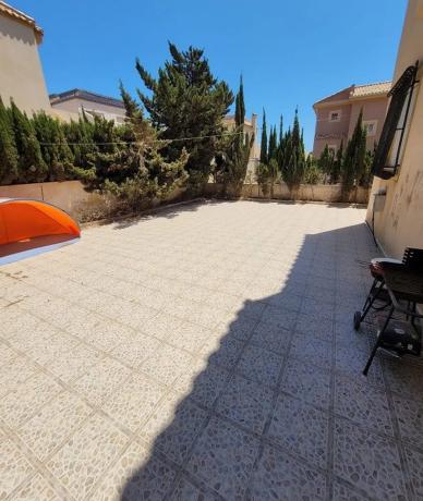 Casa independiente en calle Berta Von Sutter, 6