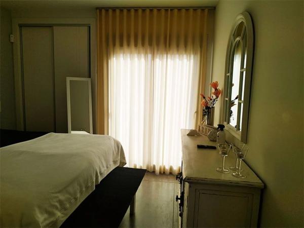 Casa independiente en avenida Alfredo Nobel, 137