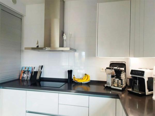 Casa independiente en avenida Alfredo Nobel, 137