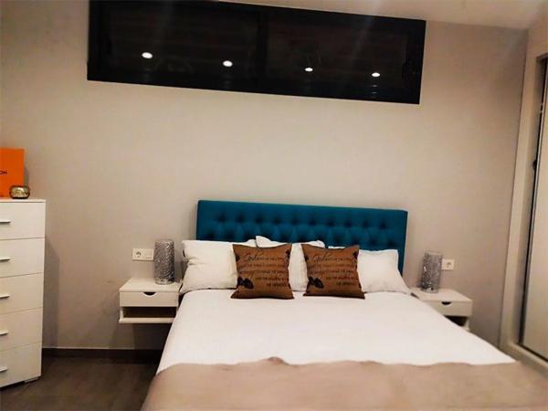 Casa independiente en avenida Alfredo Nobel, 137