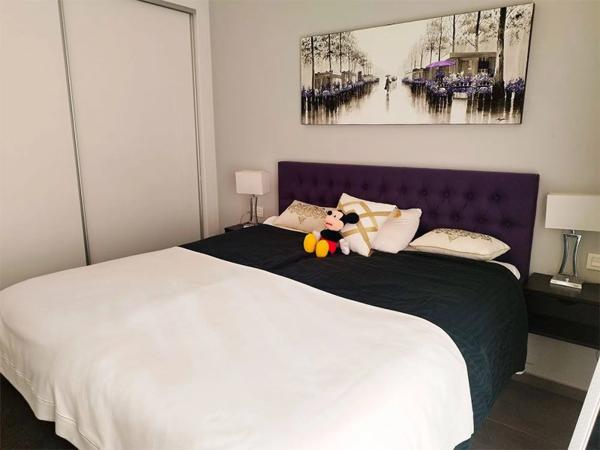 Casa independiente en avenida Alfredo Nobel, 137