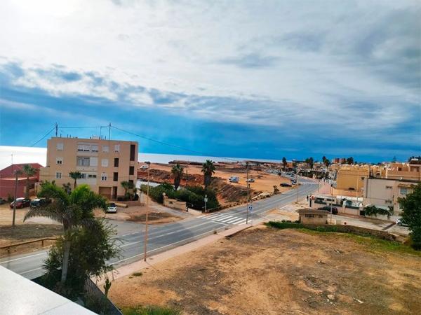 Casa independiente en avenida Alfredo Nobel, 137