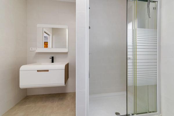 Casa independiente en paseo Navarra