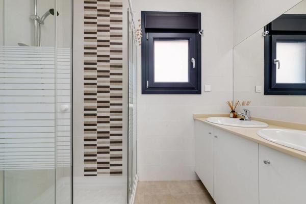 Casa independiente en paseo Navarra