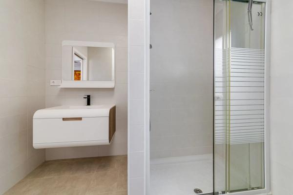 Casa independiente en calle Comunidad Valenciana, 3, Puerta 02 y Puerta B2, 03188, Torrevieja, Alicante. s/n