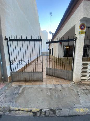 Casa independiente en calle los Gases