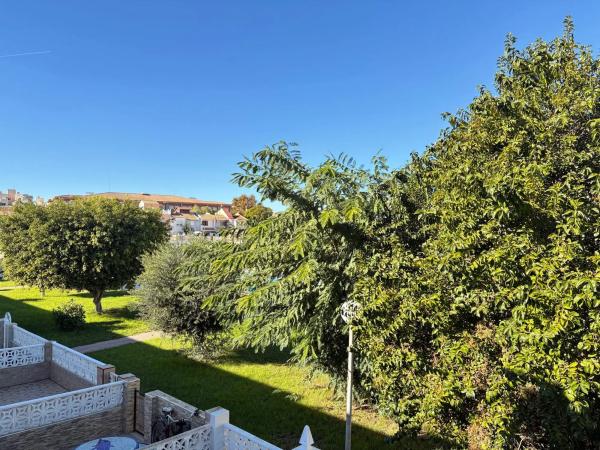 Chalet adosado en calle París, 38