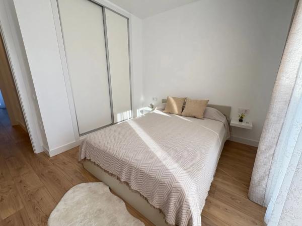 Chalet adosado en calle París, 38