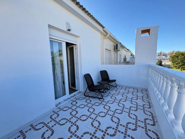 Chalet adosado en calle París, 38