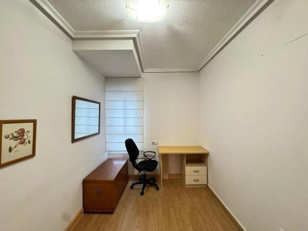 Piso en calle la Paz, 180