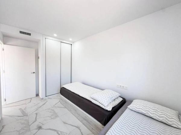 Ático en calle Ramón Gallud, 211