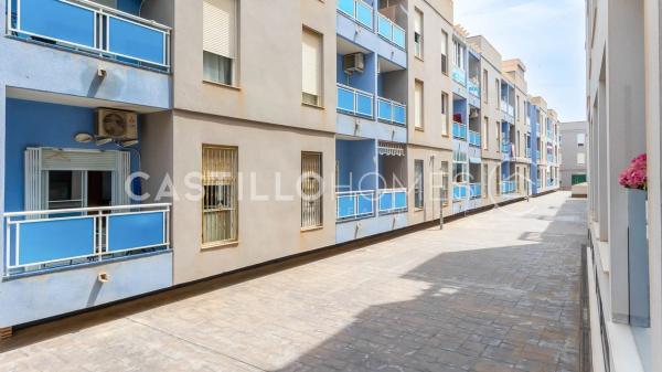 Piso en calle Maestro Francisco Casanovas, 53