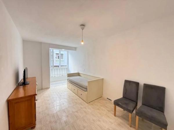 Estudio en calle los Gases